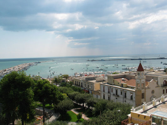 Vista porto di Manfredonia