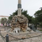 Monumento ai caduti sfregiato01