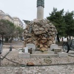 Monumento ai caduti sfregiato02